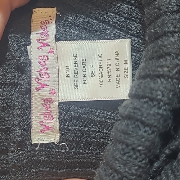 Wishes Short Sleeve Sweater Dress - Picture 2 of 3